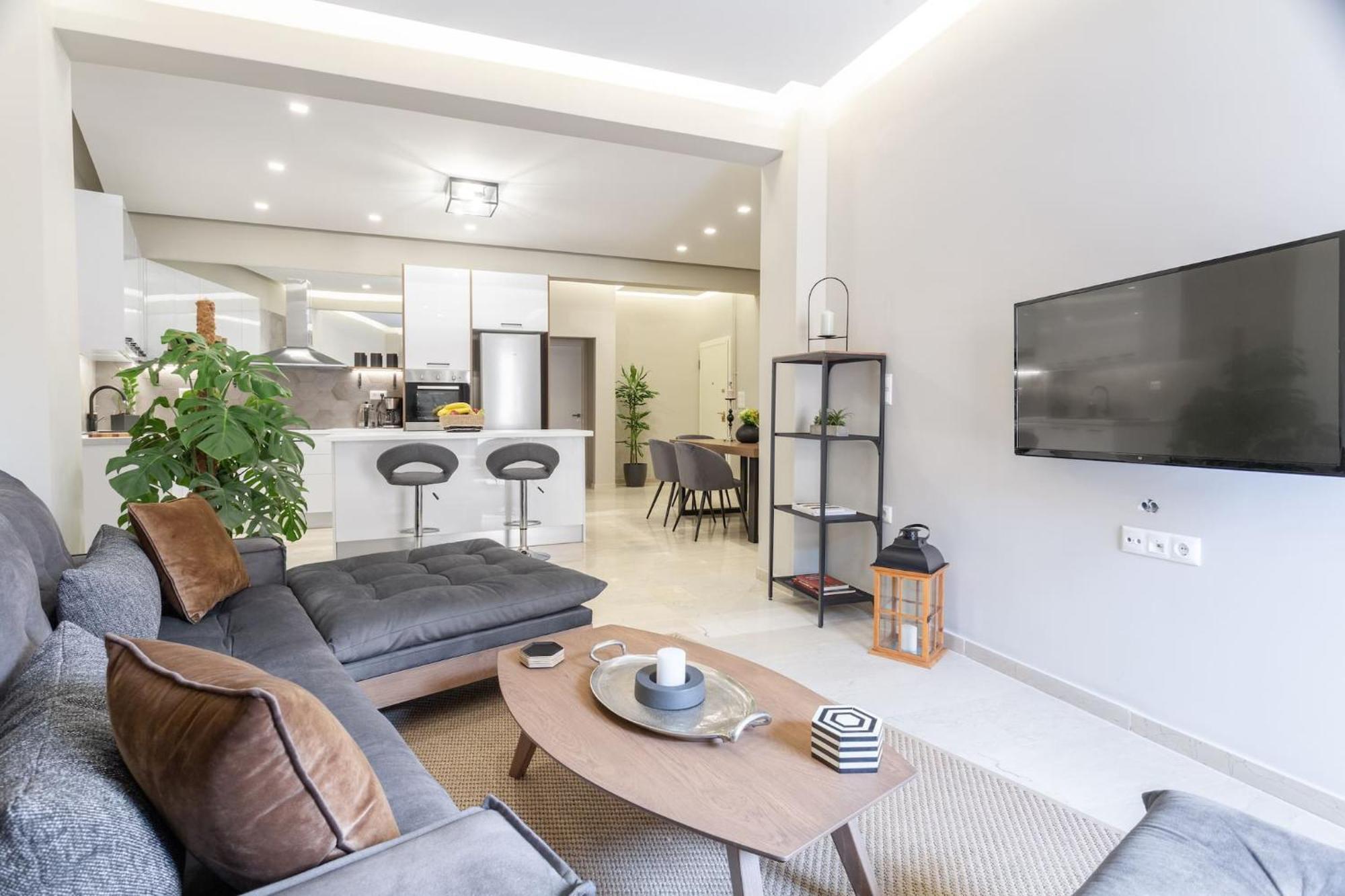 Deluxe 3-Bdrm Urban-Industrial Apt At Acropolis アテネ エクステリア 写真